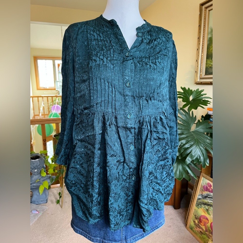 APRIL CORNELL 🦋 Silky Satin Hunter Green Tunic Blouse, Fabric covered buttons